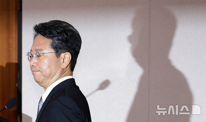 [서울=뉴시스] 정병혁 기자 = 김승원 법무부장관 후보자가 15일 서울 여의도 국회 법제사법위원회에서 열린 인사청문회에서 인사말을 하고 있다. 2026.09.15. jhope@newsis.com