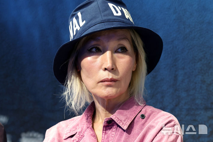 [서울=뉴시스] 박진희 기자 = 서울국제공연예술제(SPAF) 참가하는 낭독극 ‘새(Oiseau)’ 배우 이혜영이 15일 서울 종로구 대학로예술극장에서 제26회 서울국제공연예술제(SPAF) 기자간담회를 하고 있다. 2026.09.15. pak7130@newsis.com