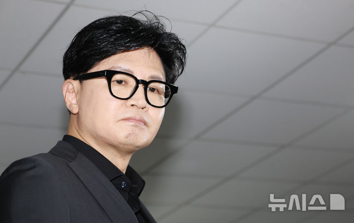 [서울=뉴시스] 최진석 기자 = 한동훈 무소속 의원이 15일 여의도 국회 의원회관에서 김승원 법무부 장관 후보자를 비롯한 현안 관련 기자회견을 하고 있다. 2026.09.15. myjs@newsis.com
