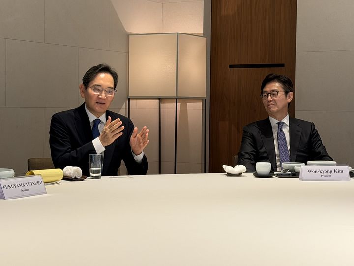 [서울=뉴시스] 이재용 삼성전자 회장이 일본 참의원 대표단과의 오찬 회동을 가졌다. (사진 출처=히라키 다이사쿠 공명당 참의원 국회대책위원장 X). 2026.09.16. photo@newsis.com *재판매 및 DB 금지