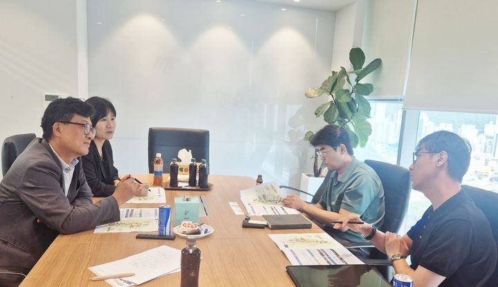 [함양=뉴시스] 함양군 한국관광공사와 2027 함양방문의 해 관광 활성화 협력 논의 (사진=함양군 제공) 2026. 09. 16. photo@newsis.com&nbsp; *재판매 및 DB 금지