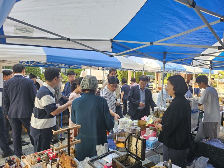 [창원=뉴시스]경남지역산림조합, 16~17일 청정임산물 특판행사.(사진=산림조합중앙회 부울경본부 제공) 2026.09.16. photo@newsis.com *재판매 및 DB 금지