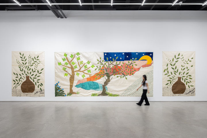 The Page Gallery, Up Against the Walls_Isabella Ducrot *재판매 및 DB 금지