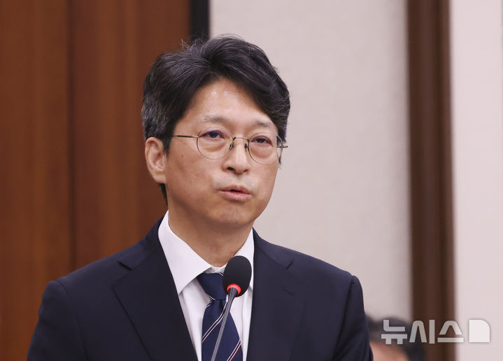 [서울=뉴시스] 김근수 기자 = 홍지선 국토교통부 장관 후보자가 16일 오전 서울 여의도 국회에서 열린 제22대 제439회국회(정기회) 국토교통위원회 국무위원후보자(국토교통부장관 홍지선) 인사청문회에서 발언하고 있다. 2026.09.16. ks@newsis.com