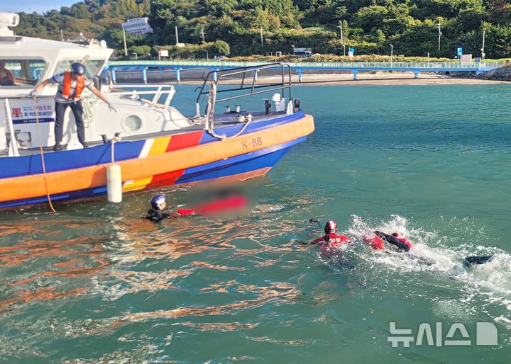 사천 앞바다서 60대 선원 물에 빠져 숨져…해경 조사