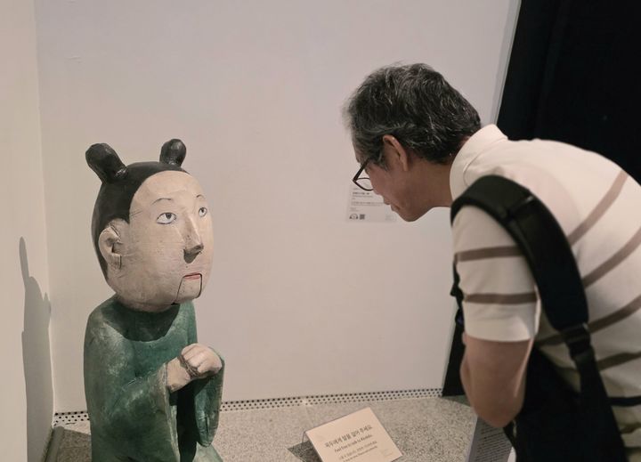 [사진=박현주 미술전문기자] 제주비엔날레에 설치된 말하는 꼭두. *재판매 및 DB 금지