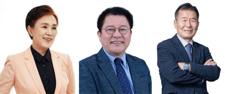 [서울=뉴시스] (왼쪽부터) 강금실 기후환경대사, 이성훈 인권평화민주주의대사, 이우균 한국지속가능발전해법네트워크 회장. (사진=경희대 제공) 2026.09.17. photo@newsis.com *재판매 및 DB 금지
