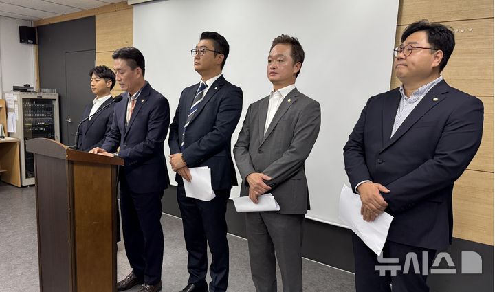 [전주=뉴시스]윤난슬 기자 = 전북 전주시의회가 올해 추석에도 의원들의 홍보성 명절 인사 현수막을 도로변에 게시하지 않기로 했다. (사진=전주시의회 제공) photo@newsis.com 