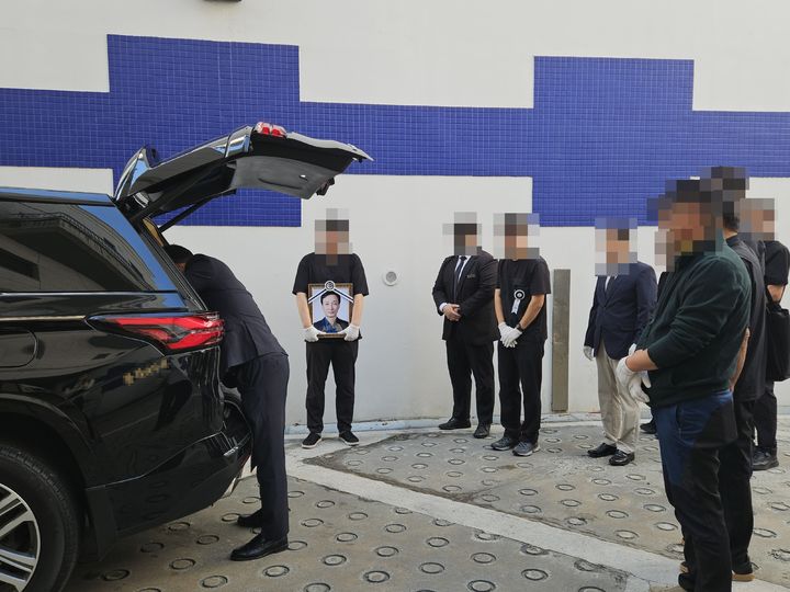 [서울=뉴시스] 염지윤 수습기자 = 17일 오후 서울 종로구 서울대병원장례식장에서 고(故) 서영철 전국가습기살균제참사피해자연대 대표의 장례식이 치러졌다. 2026.09.17. photo@newsis.com *재판매 및 DB 금지