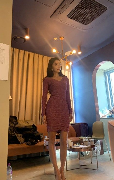 [서울=뉴시스] 오윤아가 원피스를 입고 포즈를 취하고 있는 모습이다. (사진=오윤아 SNS 캡처) 2026.09.17. photo@newsis.com&nbsp; *재판매 및 DB 금지