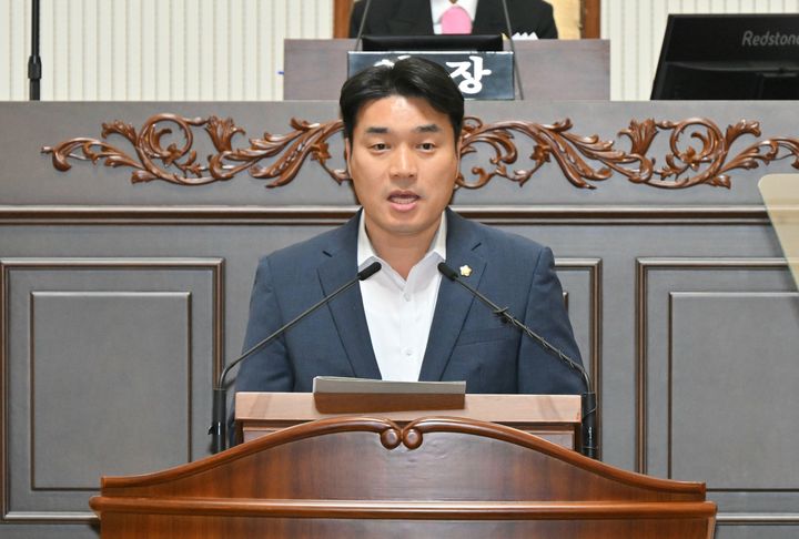 [진주=뉴시스]진주시의회 신현국 의원.(사진=뉴시스 DB).photo@newsis.com *재판매 및 DB 금지