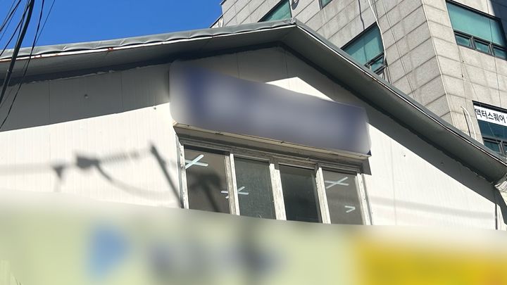 [파주=뉴시스] 박혜민 이시현 인턴기자 = 17일 서울 영등포구 인쇄업체 밀집 지역의 한 조판업체. 파주 카페 살인사건 피의자가 이 일대에 사무실을 두고 주변 인쇄업체들을 접촉했다는 업계 관계자들의 증언이 나오면서 위조 상품권 제작 경로와의 연관 가능성이 제기되고 있다. 2026.09.17. *재판매 및 DB 금지