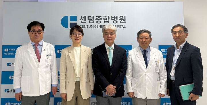 [부산=뉴시스] 부산대병원과 센텀종합병원이 '필수·공공의료 지역 완결을 위한 부산형 의료협력 네트워크 구축 사업' 간담회를 열었다. (사진=센텀종합병원 제공) 2026.09.17 photo@newsis.com *재판매 및 DB 금지