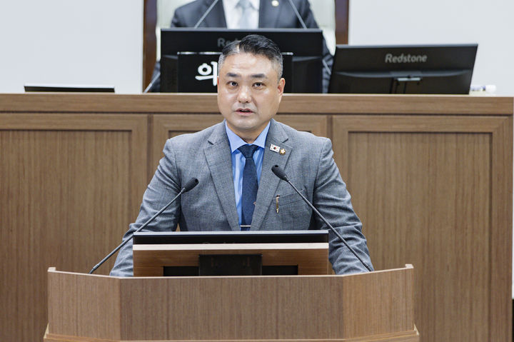 [화성=뉴시스] 김상균 화성시의회 의원이 17일 화성시의회 제254회 임시회 제3차 본회의에서 5분 자유발언을 하고 있다. (사진=화성시의회 제공) 2026.09.17. photo@newsis.com *재판매 및 DB 금지