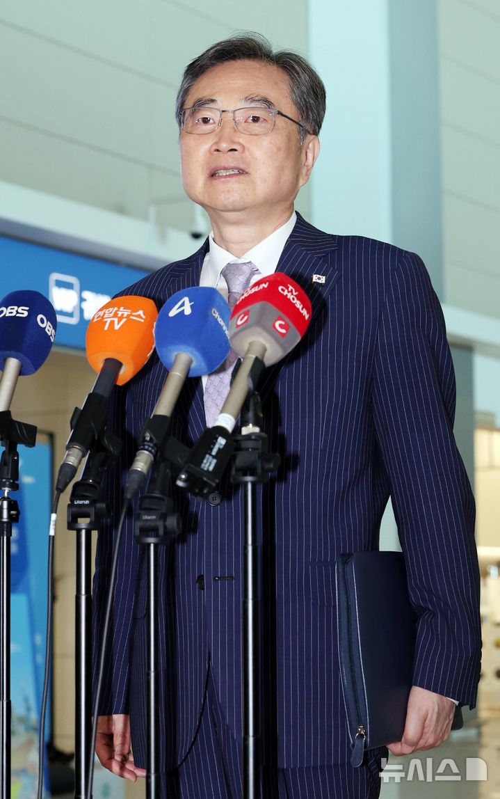 [인천공항=뉴시스] 박주성 기자 = 조현 외교부 장관이 한미 외교장관 회담을 위해 17일 인천국제공항 제2여객터미널을 통해 워싱턴DC로 출국하기 앞서 발언하고 있다. 2026.09.17. park7691@newsis.com