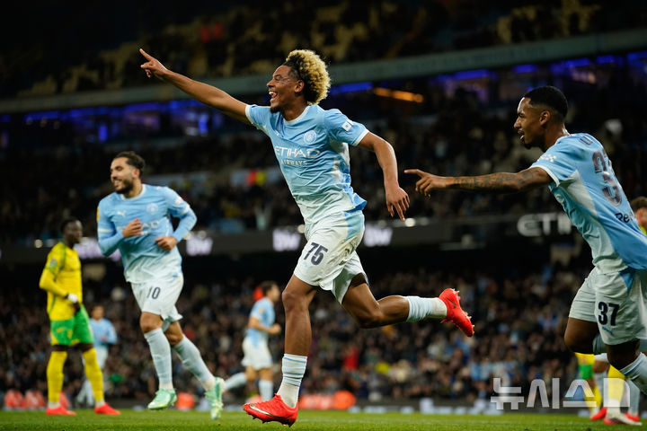 [맨체스터=AP/뉴시스] 잉글랜드 프로축구 프리미어리그(EPL) 맨체스터 시티의 플로이드 삼바. 2026.09.17.