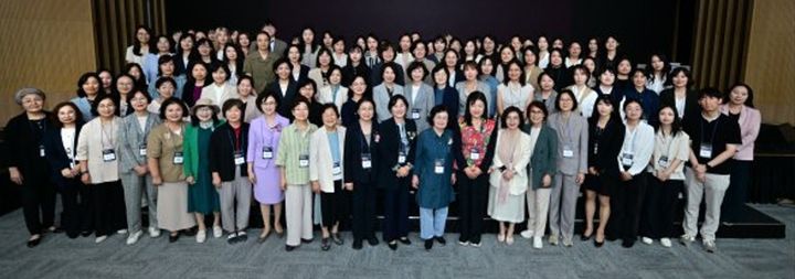 [대전=뉴시스] 여성생명과학기술포럼 정기 심포지엄 및 WBF 인턴십 프로그램 참가자들 기념촬영. (사진=배재대 제공 2026.09.18. photo@newsis.com *재판매 및 DB 금지
