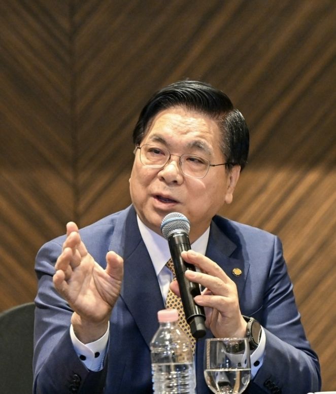 [서울=뉴시스] 18일 서울 중구 더플라자호텔에서 기자간담회에서 내달 28일부터 31일까지 열리는 ‘2026 CGI 50주년 대회’와 '한세대학교 73주년 기념 및 세계교회성장대회’의 주요 계획을 설명하는 이영훈 여의도순복음교회 담임목사 (사진=여의도순복음교회 제공) 2026.09.18. photo@newsis.com *재판매 및 DB 금지