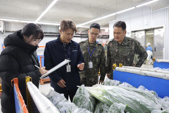 [대구=뉴시스] 육군 제2작전사령부는 추석을 앞두고 장병들의 안전한 급식을 위해 군납 식자재 관리를 강화한다. (사진=육군 제2작전사령부 제공) 2026.09.19. photo@newsis.com *재판매 및 DB 금지