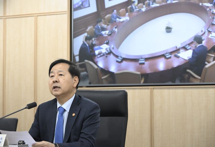 [서울=뉴시스] 사진은 구윤철 경제부총리 겸 재정경제부 장관이 18일 세종시 정부세종청사에서 '비상경제본부 회의 겸 경제관계장관회의'를 주재하고 있는 모습. (사진=재정경제부 제공) 2026.09.18. photo@newsis.com *재판매 및 DB 금지