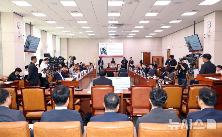 [서울=뉴시스] 최진석 기자 = 18일 여의도 국회에서 제439회 국회(정기회) 법제사법위원회 제6차 전체회의 특별감찰관 후보자(최길수) 인사청문회가 열리고 있다. 2026.09.18. myjs@newsis.com