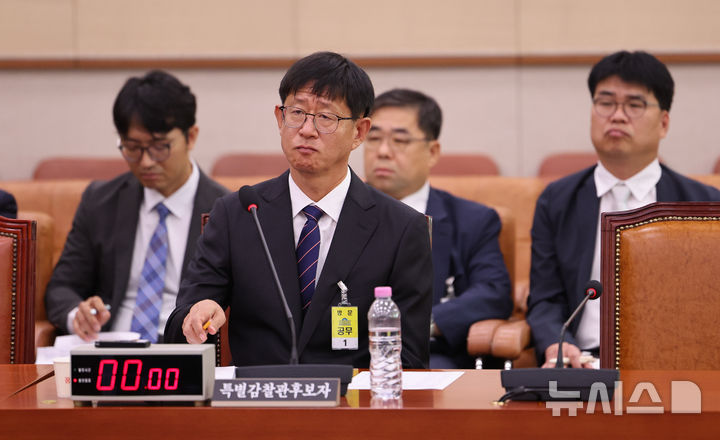 [서울=뉴시스] 최진석 기자 = 최길수 특별감찰관 후보가 18일 여의도 국회에서 열린 제439회 국회(정기회) 법제사법위원회 제6차 전체회의 특별감찰관 후보자(최길수) 인사청문회에서 생각에 잠겨 있다. 2026.09.18. myjs@newsis.com
