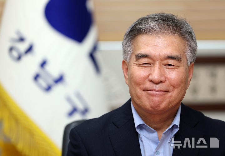 [서울=뉴시스] 김명년 기자 = 김현기 강남구청장이 18일 오후 서울 강남구청에서 뉴시스와 인터뷰하고 있다. 2026.09.18. kmn@newsis.com
