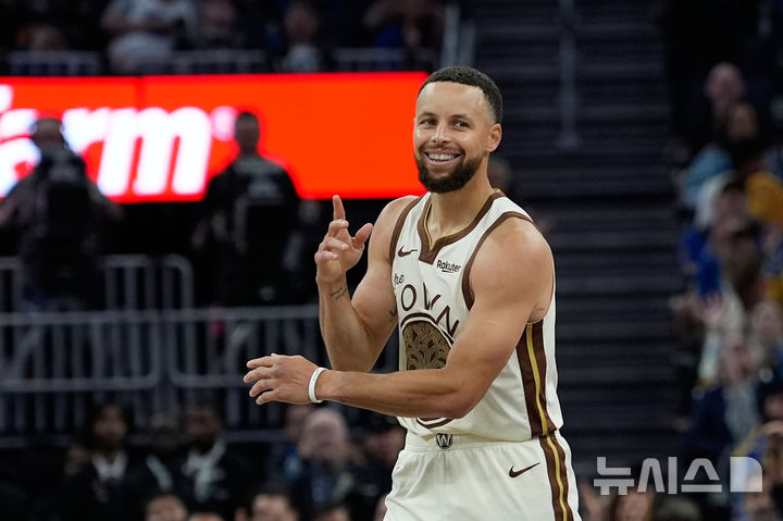 [샌프란시스코=AP/뉴시스] 미국프로농구(NBA) 골든스테이트 워리어스의 스테픈 커리. 2026.04.07.