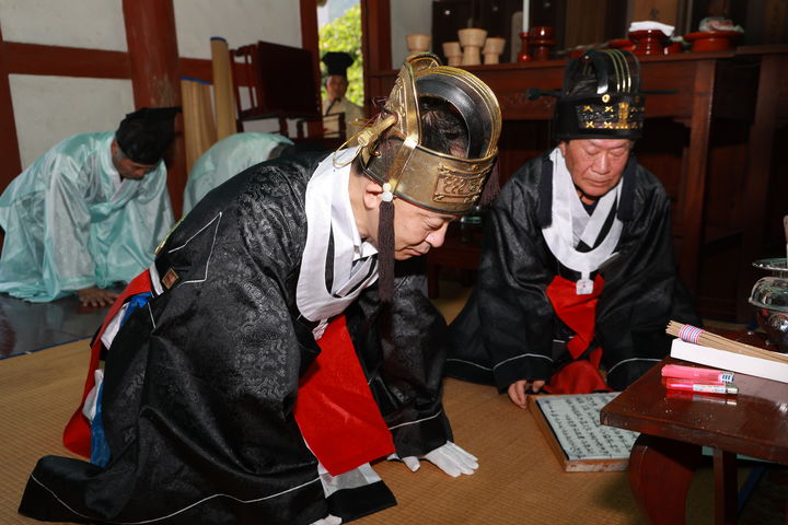 [산청=뉴시스] 산청·단성향교, 추기 석전대제 봉행 (사진=산청군 제공) 2026.09.20. photo@newsis.com *재판매 및 DB 금지