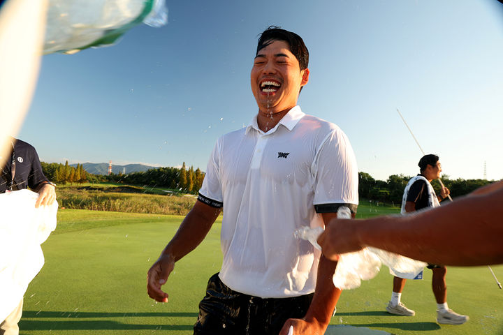 [서울=뉴시스] 신상훈, 한국프로골프(KPGA) 투어 골프존 오픈에서 우승. (사진=KPGA 제공) 