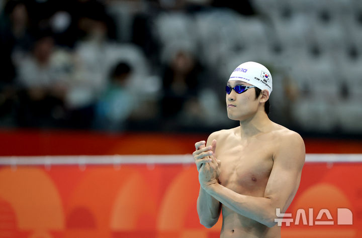 [도쿄(일본)=뉴시스] 김금보 기자 = 20일 오전 일본 도쿄도 고토구 도쿄아쿠아틱스센터에서 열린 2026 아이치·나고야 아시안게임 경영 남자 자유영 100m 예선 4조 경기, 한국 김영범이 스타트 준비를 하고 있다. 2026.06.20. kgb@newsis.com