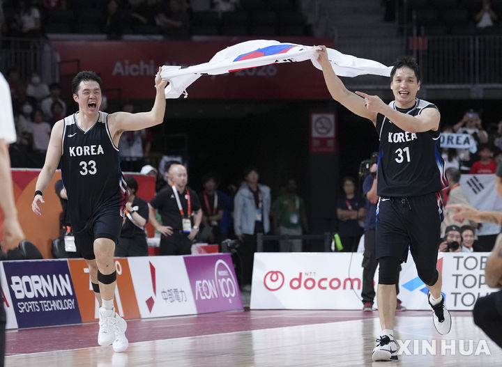 [나고야=신화/뉴시스] 한국 남자 농구 대표팀 주장 이승현(왼쪽), 베테랑 장재석. 2026.09.20.