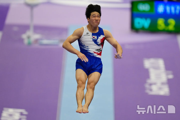 [나고야=AP/뉴시스] 류성현이 21일 일본 나고야 종합체육관에서 열린 2026 아이치·나고야 아시안게임 남자 기계체조 도마 예선 경기를 펼치고 있다. 2026.09.21.