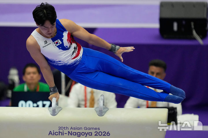 [나고야=AP/뉴시스] 김재호가 21일 일본 나고야 종합체육관에서 열린 2026 아이치·나고야 아시안게임 기계체조 남자 안마 예선 경기를 펼치고 있다. 2026.09.21.