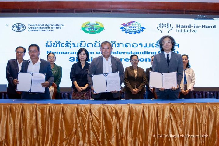 [서울=뉴시스] 숭실대 입주기업 와이비즈가 라오스 농민 네트워크, FAO 라오스 사무소와 농업 생산 및 사업 협력을 위한 업무협약을 체결했다. (사진=숭실대 제공) 2026.09.21. photo@newsis.com *재판매 및 DB 금지
