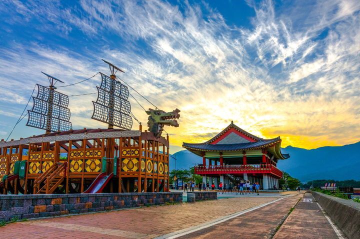 [창원=뉴시스] 강경국 기자 = 경남 창원시 진해구 진해루 전경. (사진=창원시청 제공). 2026.09.21. photo@newsis.com *재판매 및 DB 금지