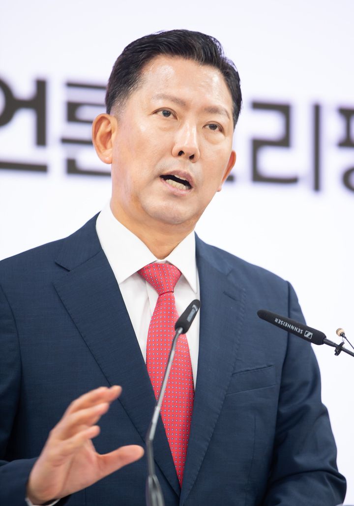 [구미=뉴시스] 박홍식 기자 = 김장호 경북 구미시장이 21일 시청 회의실에서 '민선 9기 혁신 프로젝트' 언론 브리핑을 하고 있다. (사진=구미시 제공) 2026.09.21 photo@newsis.com *재판매 및 DB 금지