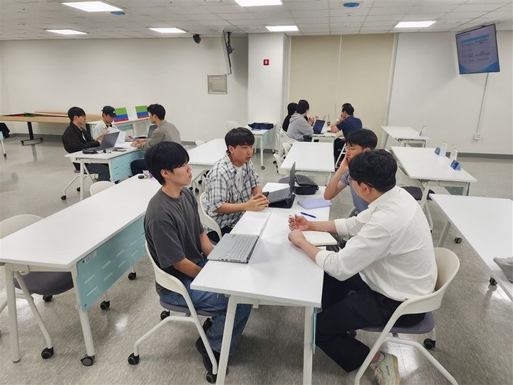 [대전=뉴시스] '2026 제1차 세종 지·산·학·연 동반성장 데이' 기념촬영. (사진=국립공주대 제공) 2026.09.21. photo@newsis.com *재판매 및 DB 금지