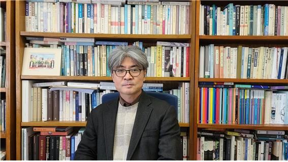 [서울=뉴시스] 문학평론가 손정수 계명대학교 문예창작학과 교수. (사진=김환태문학기념사업회 제공) 2026.09.21. photo@newsis.com *재판매 및 DB 금지