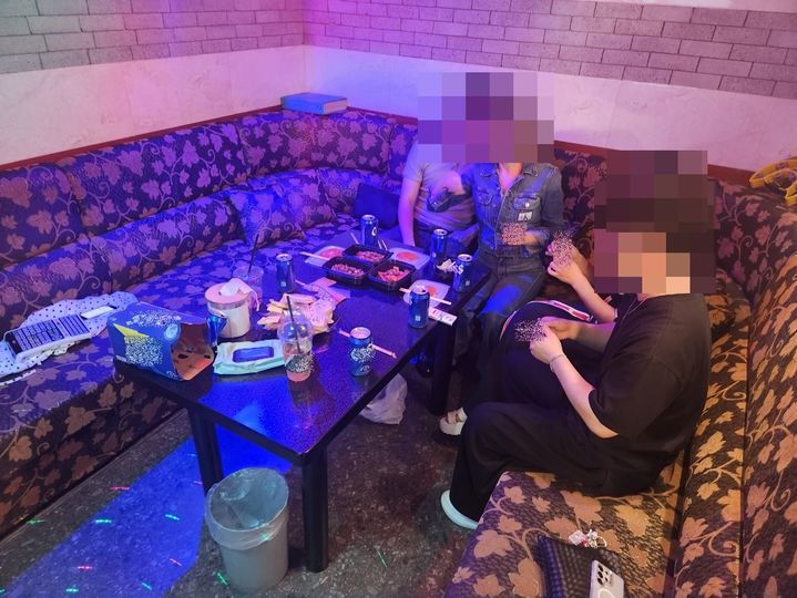 외국인 관련 풍속업소 단속 모습. (사진=경기남부경찰청 제공) *재판매 및 DB 금지