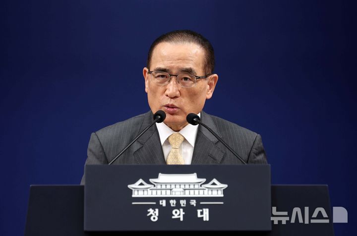 [서울=뉴시스] 조성봉 기자 = 위성락 국가안보실장이 21일 청와대 춘추관에서 이재명 대통령의 순방 관련 브리핑을 하고 있다. 2026.09.21. suncho21@newsis.com