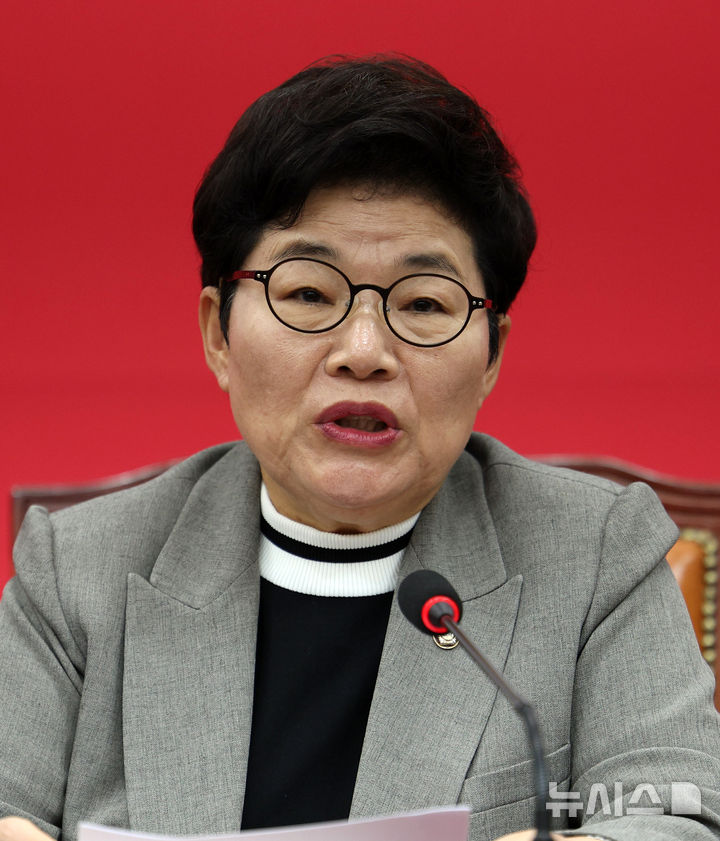 [서울=뉴시스] 고범준 기자 = 임이자 국민의힘 정책위의장이 21일 서울 여의도 국회에서 열린 디지털자산 과세제도 개선 정책간담회에서 발언하고 있다. 2026.09.21. bjko@newsis.com