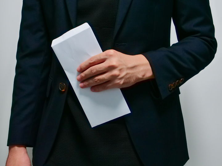 [서울=뉴시스] 월급이 3개월 연속 밀린 회사에서 대표가 새 차를 샀다는 사연이 전해졌다. (사진 출처=유토이미지)