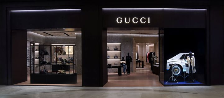 이탈리아 럭셔리 브랜드 구찌(Gucci)가 롯데백화점 에비뉴엘 월드타워 구찌 스토어를 리뉴얼 오픈했다고 22일 밝혔다. *재판매 및 DB 금지