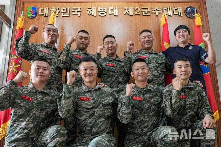 [김포=뉴시스]고속도로 교통사고 수습에 나섰던 해병대 2사단 장병들. (사진=해병대 2사단 제공) 2026.09.22. photo@newsis.com