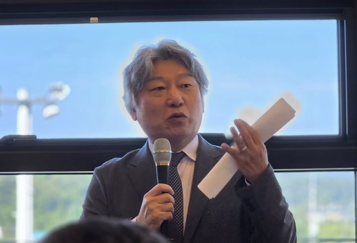 [서울=뉴시스] 유정훈 한국도로공사 사장이 22일 세종에서 국토교통부 기자단과 취임 100일 기념 간담회를 갖고 인사말을 하고 있다. 2026.09.22. photo@newsis.com *재판매 및 DB 금지