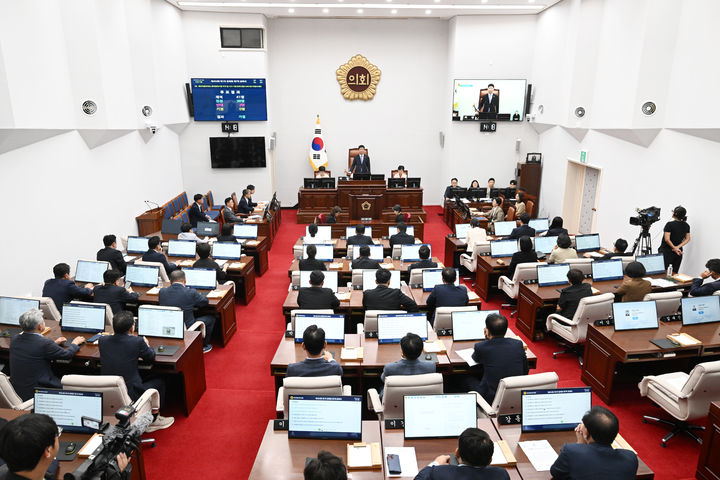 [제주=뉴시스] 22일 오후 제주도의회 본회의장에서 제454회 제주도의회(정례회) 제7차 본회의가 열리고 있다. (사진=제주도의회 제공) 2026.09.22. photo@newsis.com *재판매 및 DB 금지