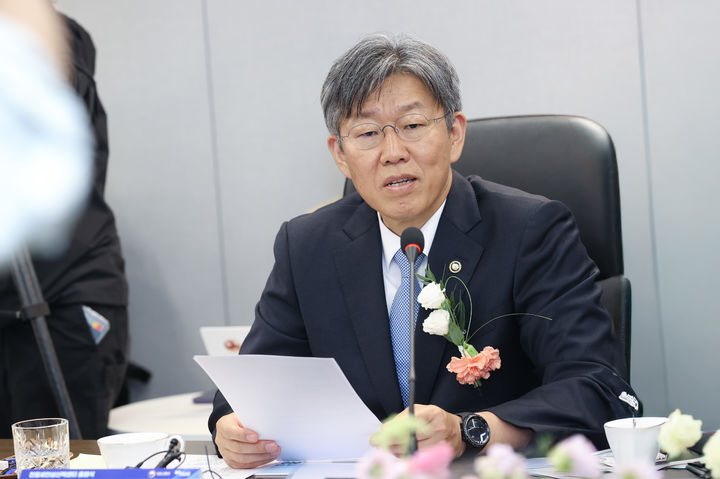 [서울=뉴시스]김이탁 국토교통부 제1차관이 22일 서울 여의도에서 열린 'HUG 전월세 안심신탁센터' 출범식에 참석해 추진 상황을 점검했다. (사진=국토부 제공) 2026. 9. 22. *재판매 및 DB 금지