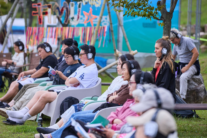 [울산=뉴시스] 제11회 울산울주세계산악영화제를 찾은 관람객들 (사진=영화제 제공) 2026.09.22. photo@newsis.com *재판매 및 DB 금지