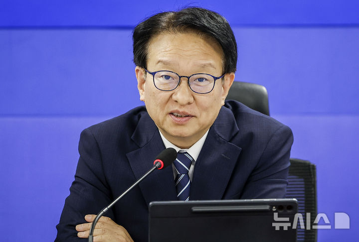 [서울=뉴시스] 정병혁 기자 = 권칠승 메가성장특별위원회 상임부위원장이 22일 서울 여의도 국회 의원회관에서 열린 메가성장특별위원회 워크숍에서 발언하고 있다. 2026.09.22. jhope@newsis.com